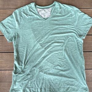 Mens Banana Republic XL Green V Neck T- Shirt